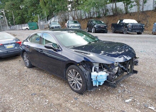 2021 LEXUS ES