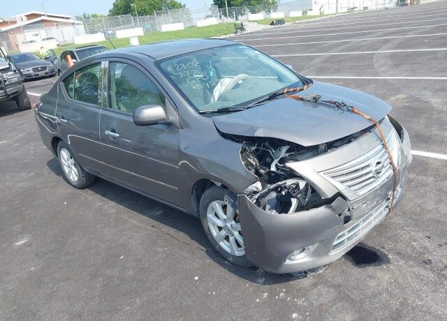 2012 NISSAN Versa