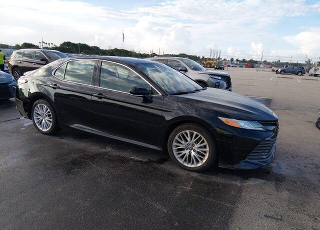2020 TOYOTA Camry