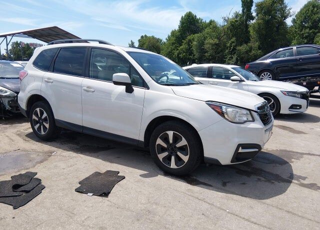 2017 SUBARU Forester