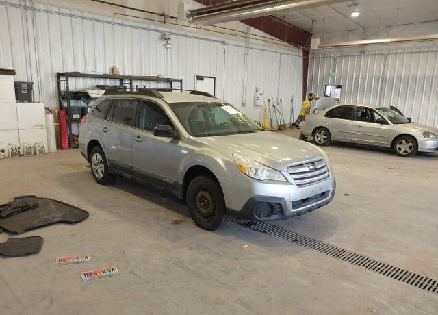 2013 SUBARU Outback