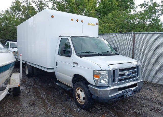 2013 FORD E-350