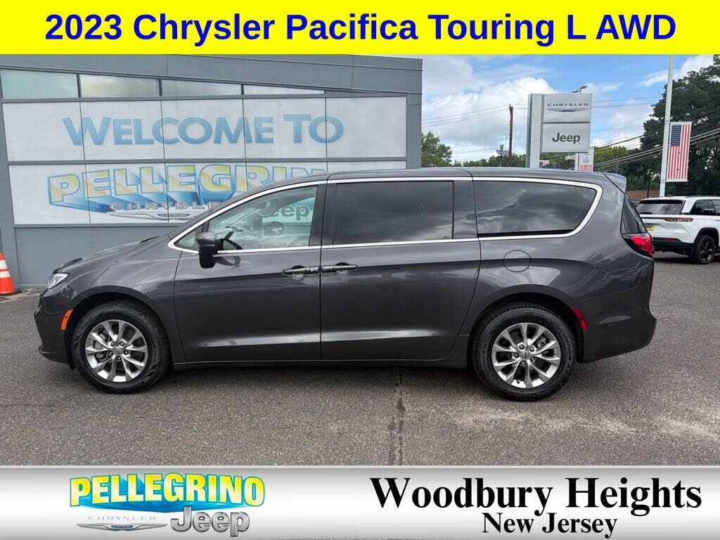 2023 CHRYSLER Pacifica