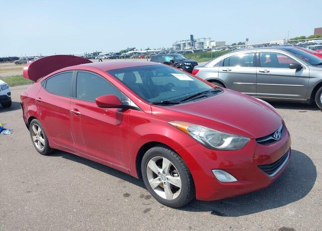 2013 HYUNDAI Elantra