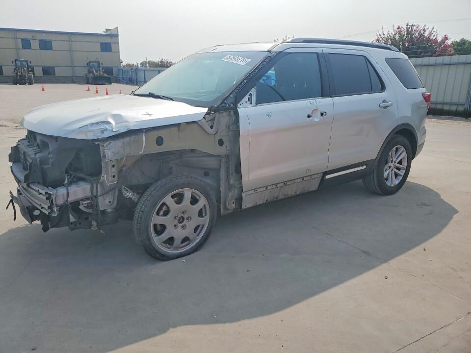 2017 FORD Explorer