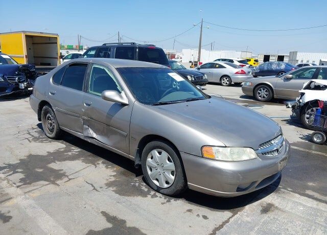 2001 NISSAN Altima