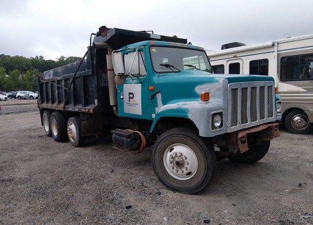 1995 INTERNATIONAL F-2574