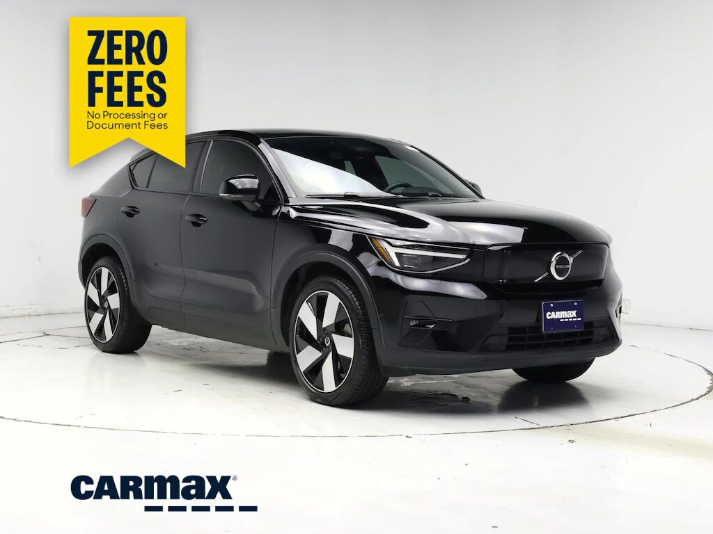 2022 VOLVO C40
