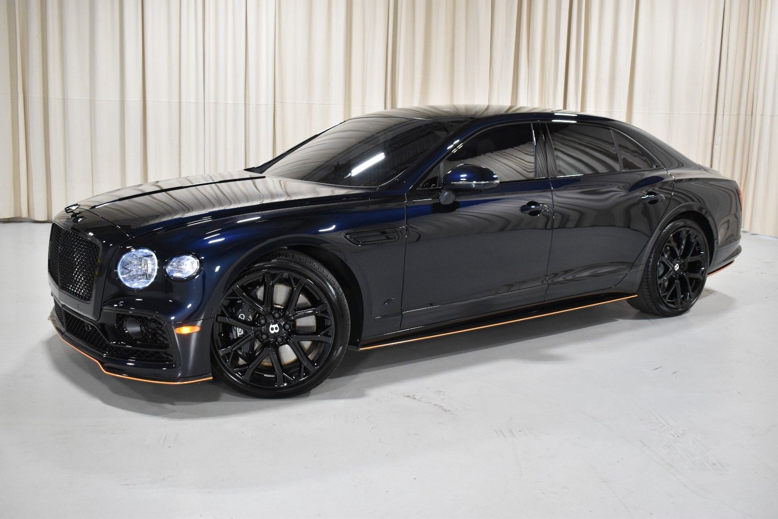 2024 BENTLEY Flying Spur