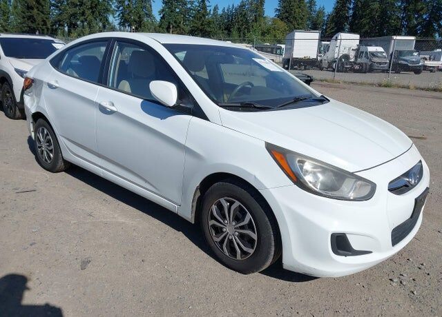 2013 HYUNDAI Accent