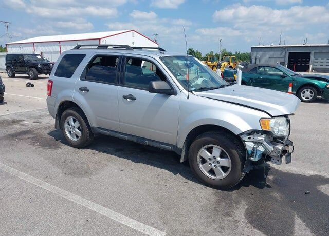 2011 FORD Escape