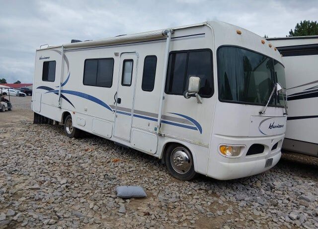2000 WORKHORSE 1 Ton Nominal