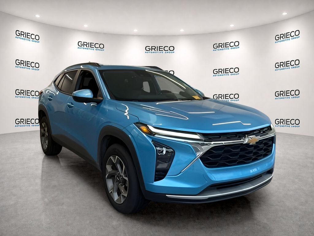 2025 CHEVROLET Trax