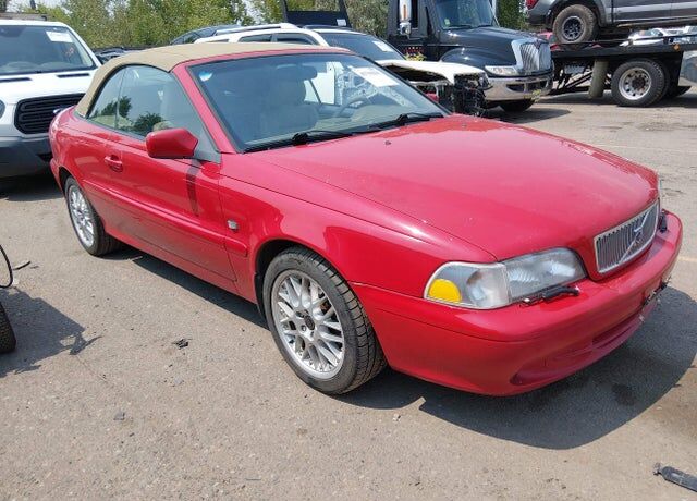 2001 VOLVO C70