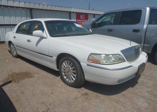 2004 LINCOLN Town Car