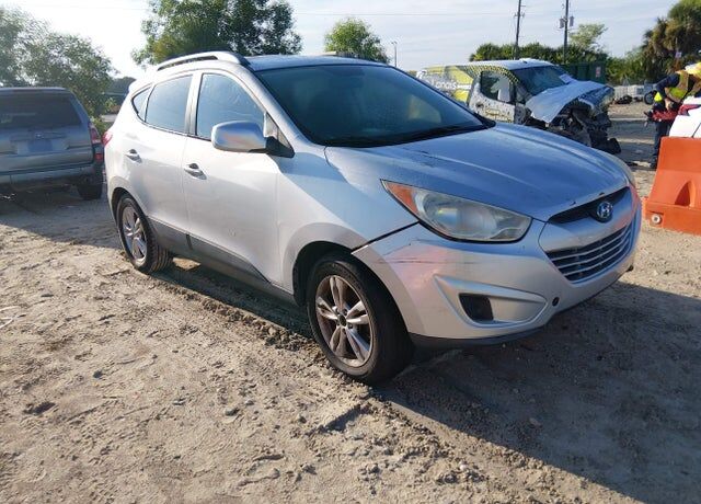 2010 HYUNDAI Tucson