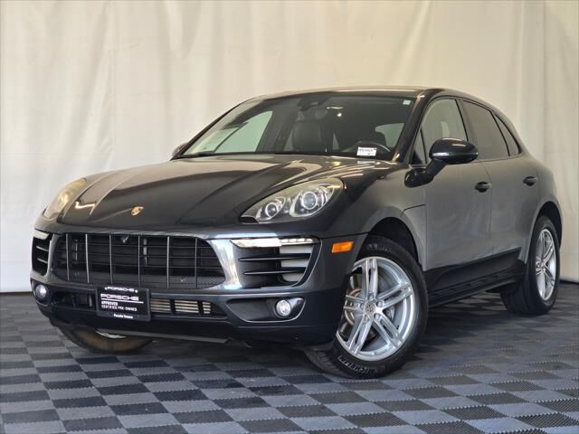 2017 PORSCHE Macan