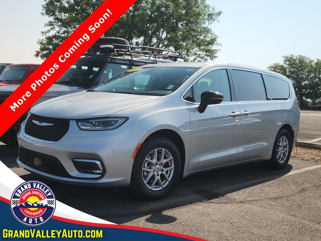 2024 CHRYSLER Pacifica