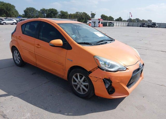 2016 TOYOTA Prius