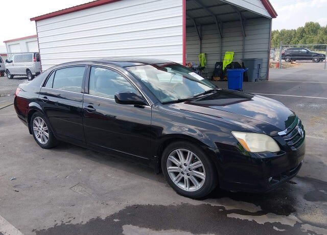 2005 TOYOTA Avalon