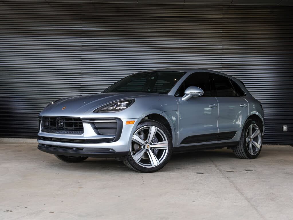 2023 PORSCHE Macan