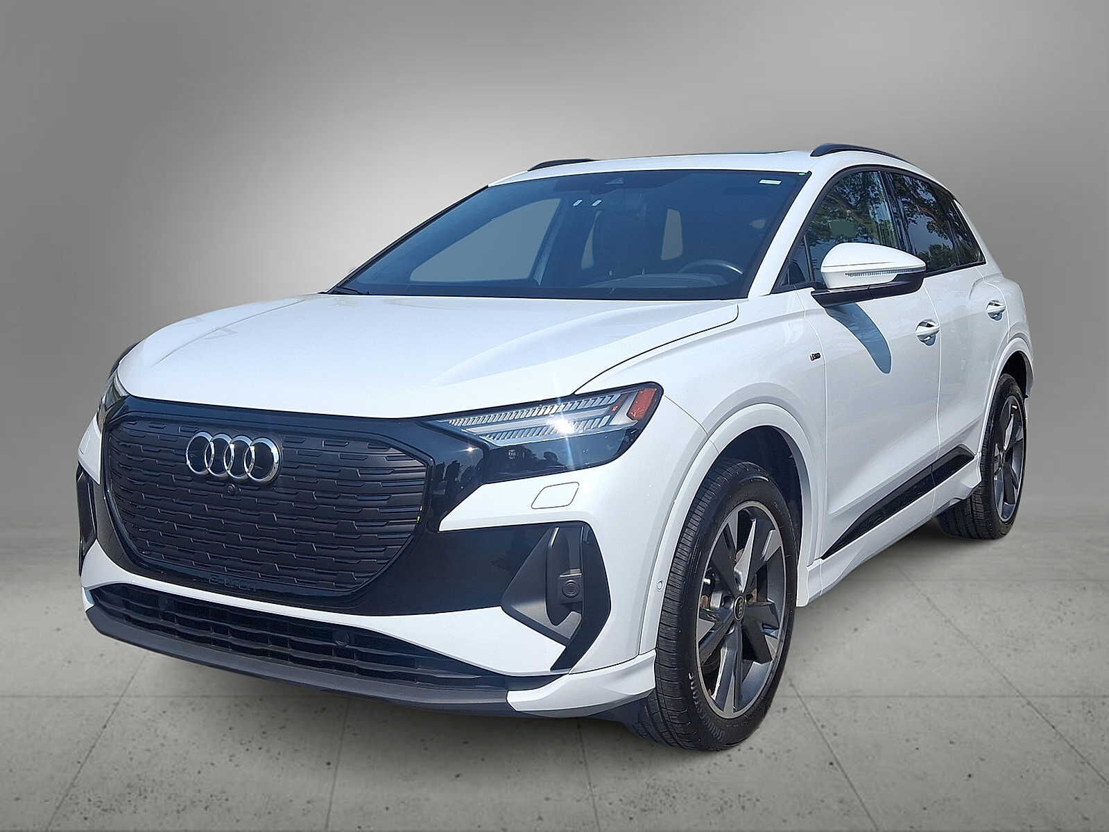 2023 AUDI Q4
