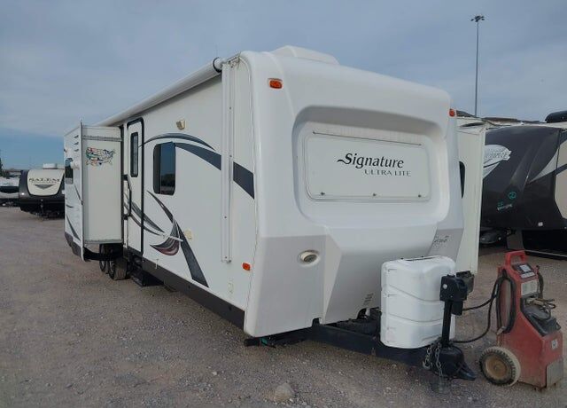 2015 FOREST RIVER Real-lite / Rockwood Lite Weight Trailers