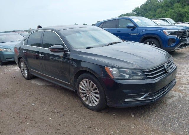 2016 VOLKSWAGEN Passat