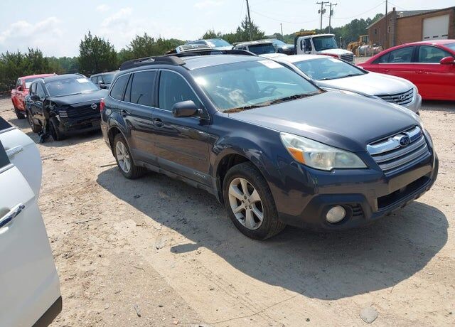 2013 SUBARU Outback