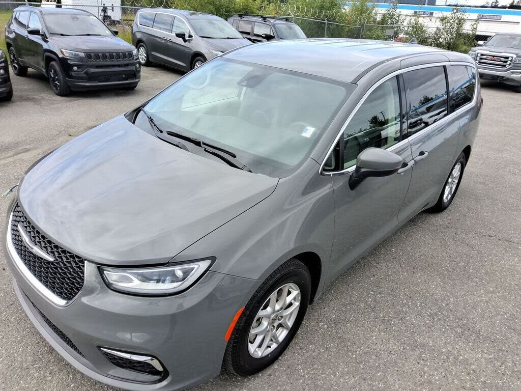 2023 CHRYSLER Pacifica