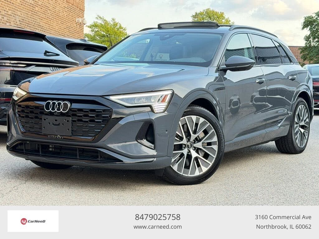 2024 AUDI Q8