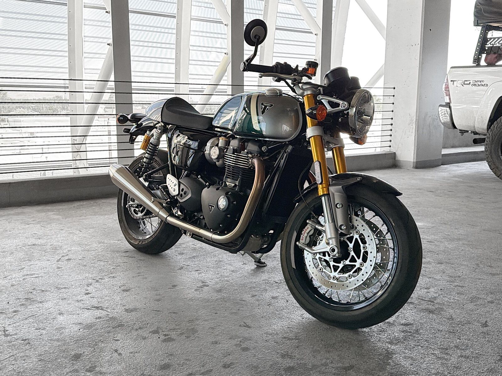 2023 TRIUMPH Thruxton