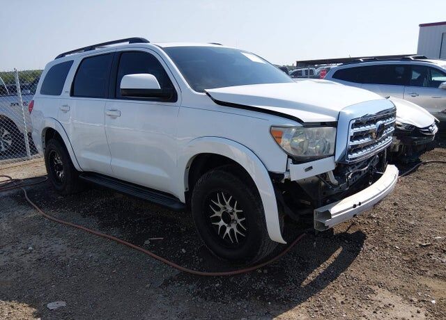 2013 TOYOTA Sequoia
