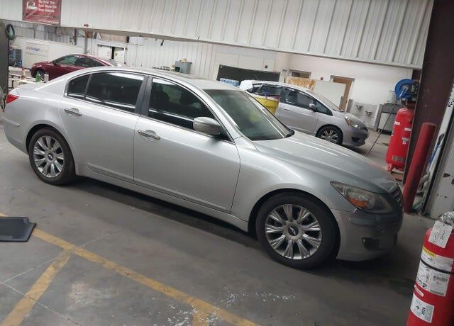 2011 HYUNDAI Genesis