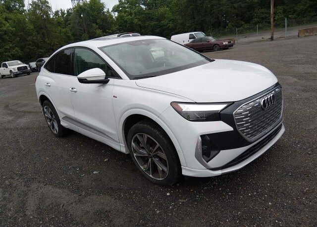 2024 AUDI Q4