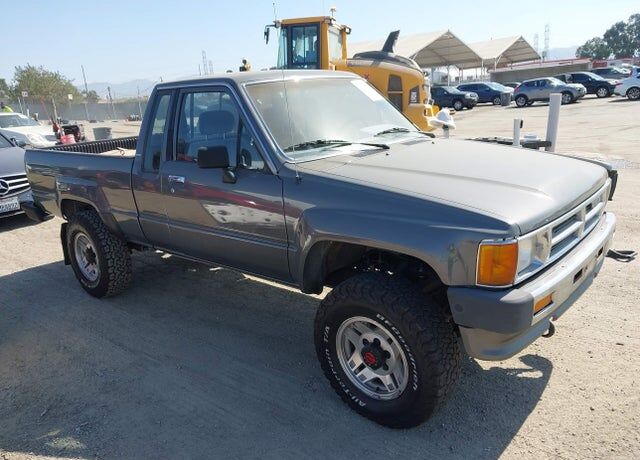 1987 TOYOTA Pick-Up