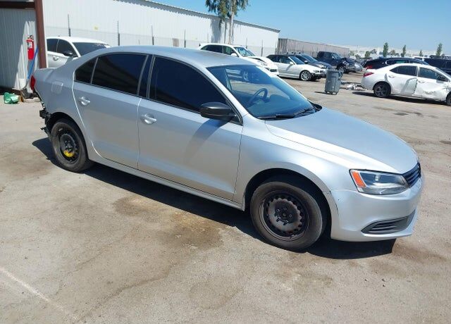 2012 VOLKSWAGEN Jetta