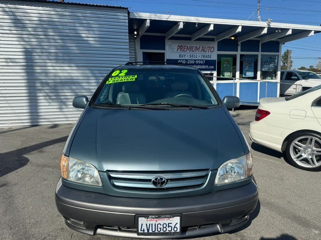 2002 TOYOTA Sienna