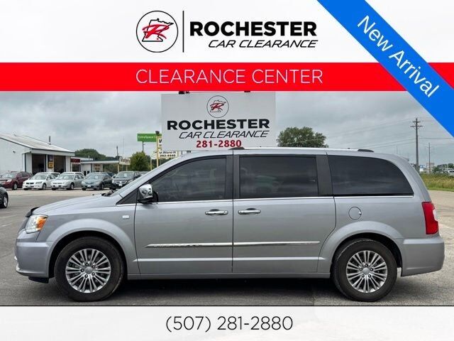 2014 CHRYSLER Town and Country