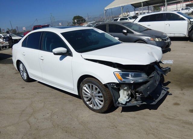 2012 VOLKSWAGEN Jetta