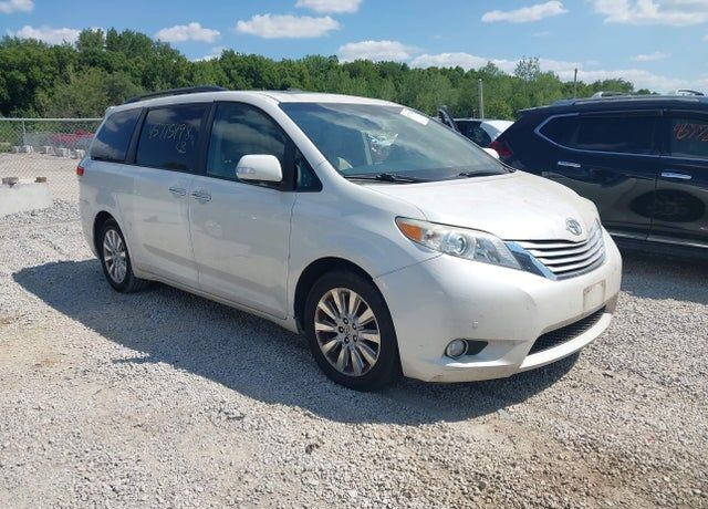 2014 TOYOTA Sienna