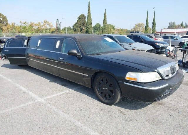 2006 LINCOLN Town Car