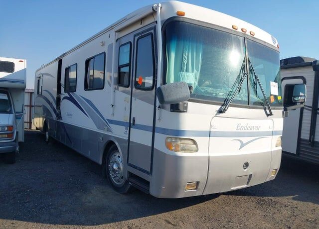 2000 FREIGHTLINER XC Chassis