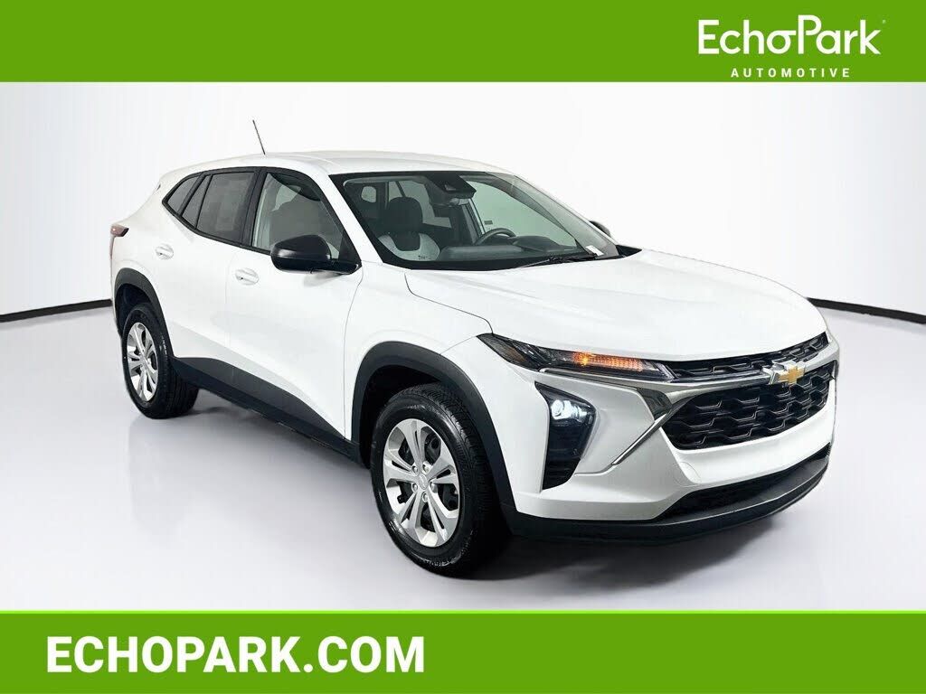 2025 CHEVROLET Trax