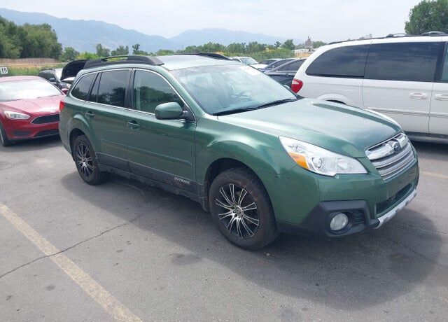 2013 SUBARU Outback