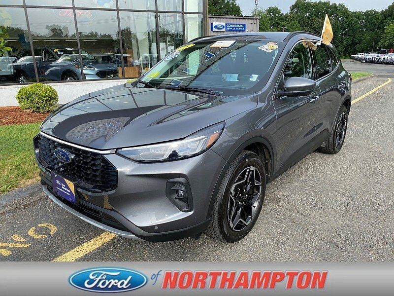 2025 FORD Escape