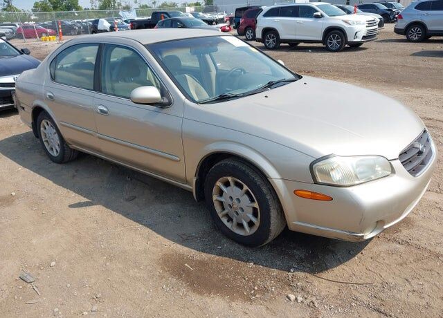 2001 NISSAN Maxima