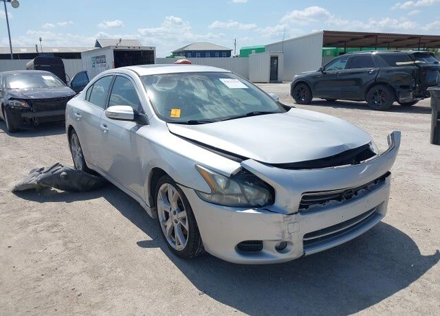2012 NISSAN Maxima
