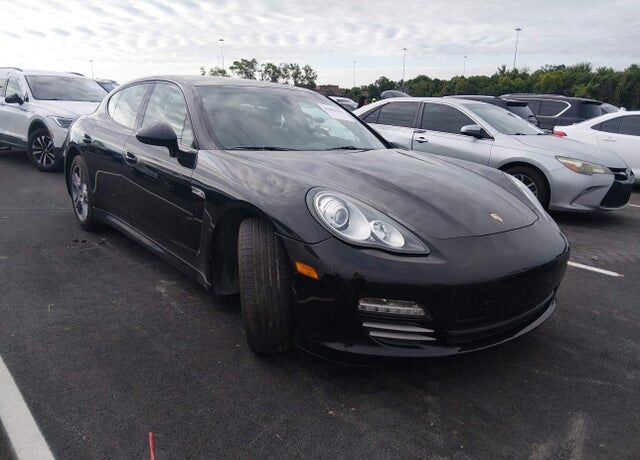 2011 PORSCHE Panamera