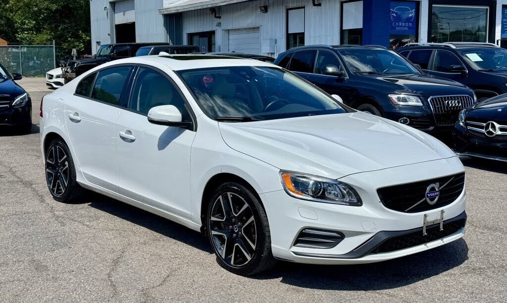 2018 VOLVO S60